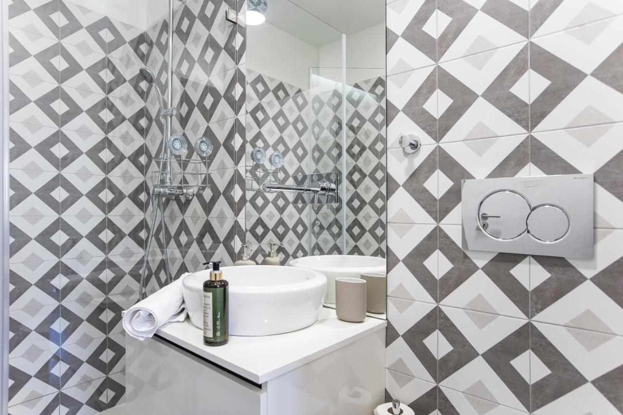 Homely Studio W/ Ac Near Marques By Lovelystay Porto Eksteriør billede